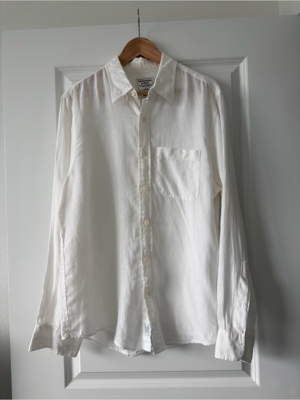 Abercrombie & Fitch Men's White Long-Sleeve Button-Down Shirt linen